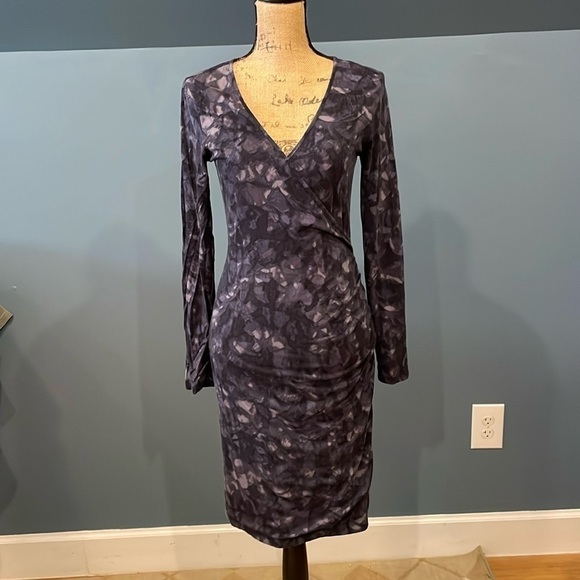 Banana Republic Body Hugging Wrap Like Dress Small - Picture 1 of 12